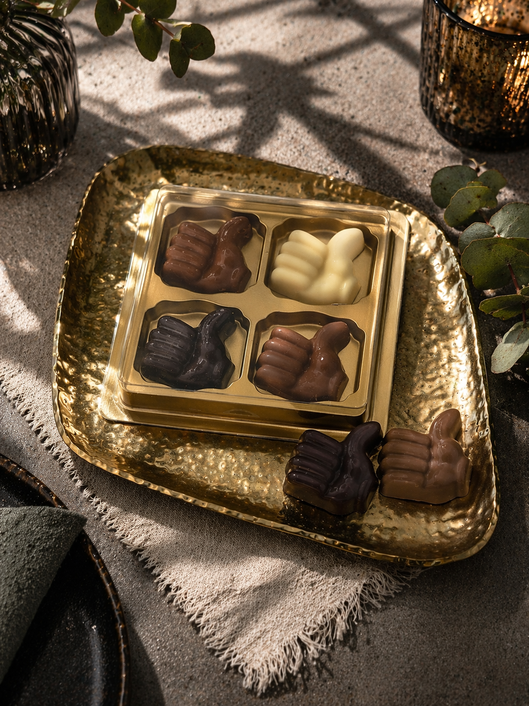 Like duim 4 chocolaatjes 